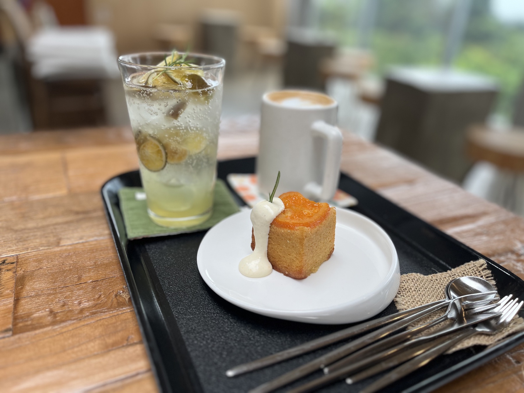 Citrusová limonáda, káva a mandarinkový dezert na farmě Bong Bong na Jeju